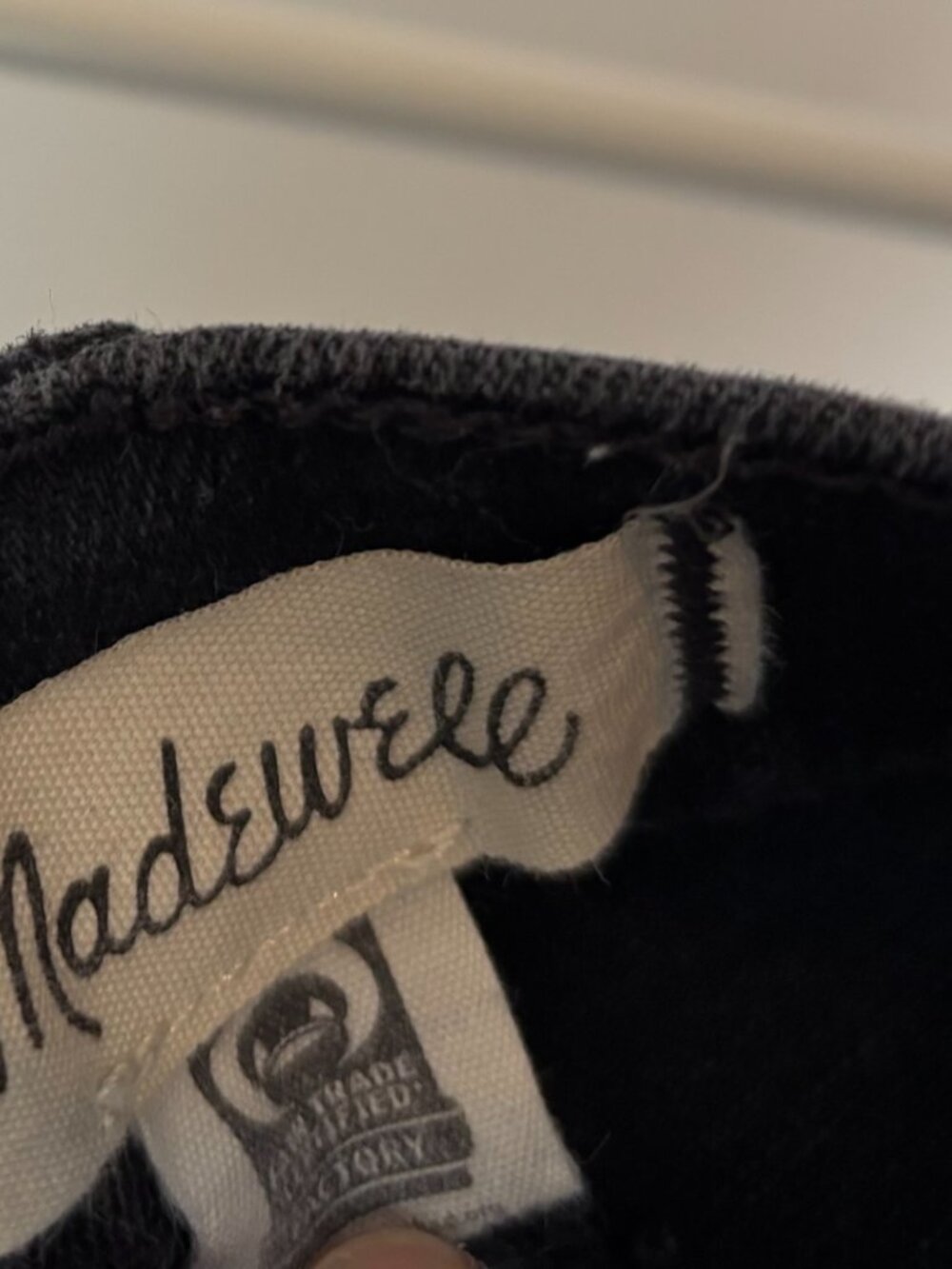 Madewell The Petite Perfect Vintage Wide-Leg Jean in black rinse- 27P - Picture 3 of 8